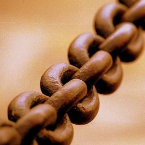 chains_broad_link_ships_anchor